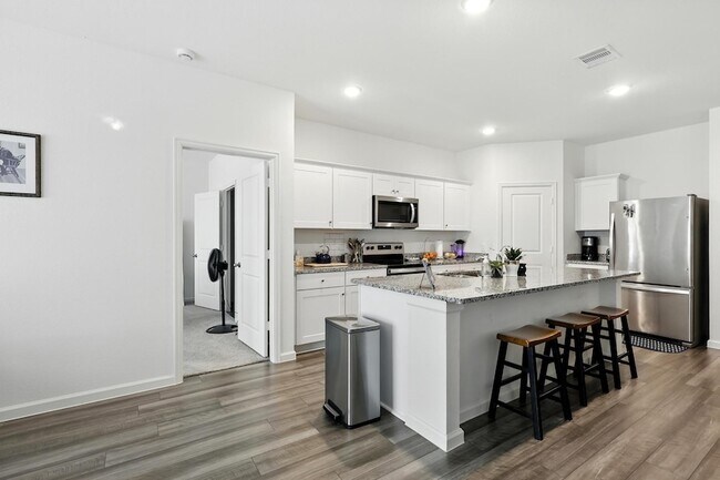 Building Photo - 5830 Capri Frst Dr