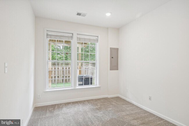 Building Photo - 25150 Boomerang Terrace