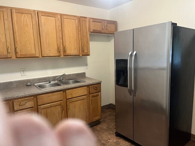 Foto del edificio - SINGLE FAMILY HOME DOWN THE STREET FROM WALMART