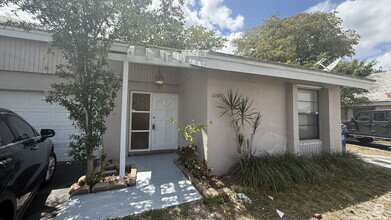 Building Photo - 10583 La Placida Dr