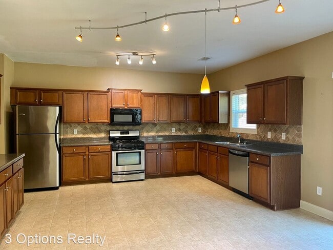 Building Photo - 3 br, 2.5 bath House - 351 Parkmont Way