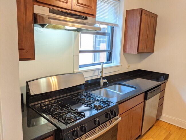 Foto del edificio - 800 Sherman Ave