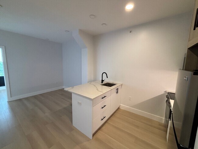 Foto del edificio - 316 Forrest St