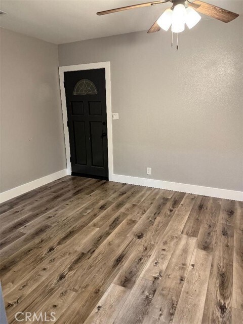 Foto del edificio - 1135 S Meeker Ave