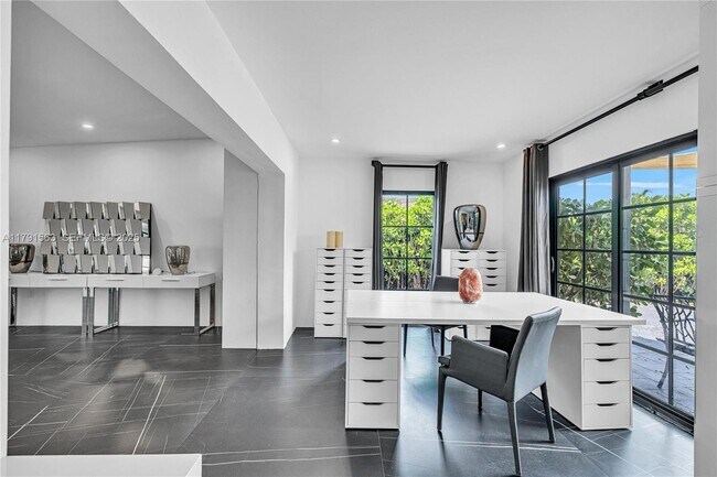 Foto del edificio - 560 NW 116th Terrace