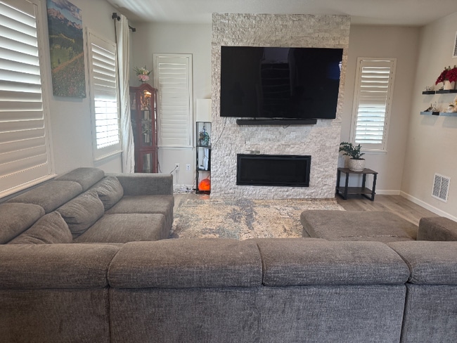 Photo - 10071 Flower St House