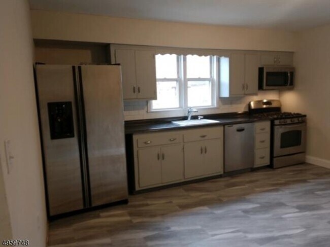 Building Photo - 32 Trimble Ave