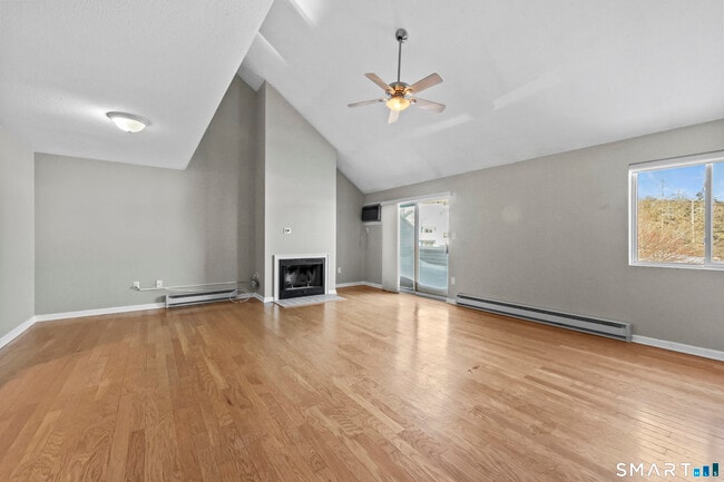 Building Photo - 187 Lovers Ln