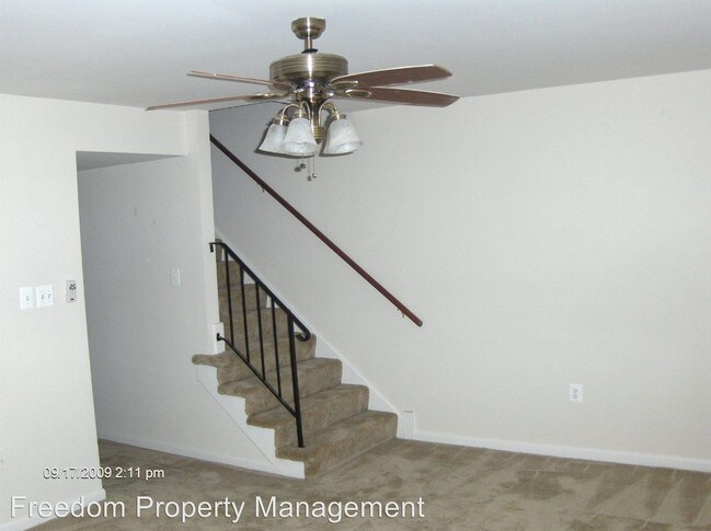 Building Photo - 3407 Castle Hill Dr