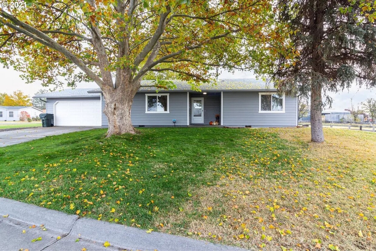 Foto principal - Beautiful Hermiston Home offers a perfect ...