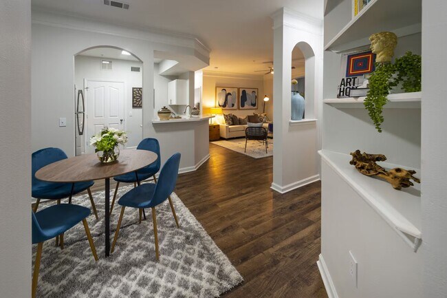 Foto del edificio - Your Luxury Lifestyle Begins Here!