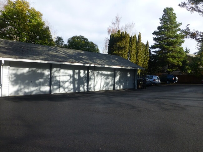 Building Photo - 3894 NW Chemult Pl