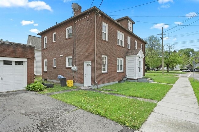Building Photo - 106 Grand Blvd