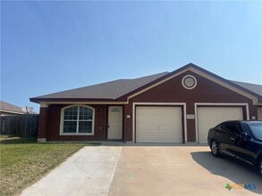Building Photo - 1309 Cavalry Ln