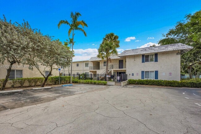 Foto del edificio - 8607 SW 68th Ct