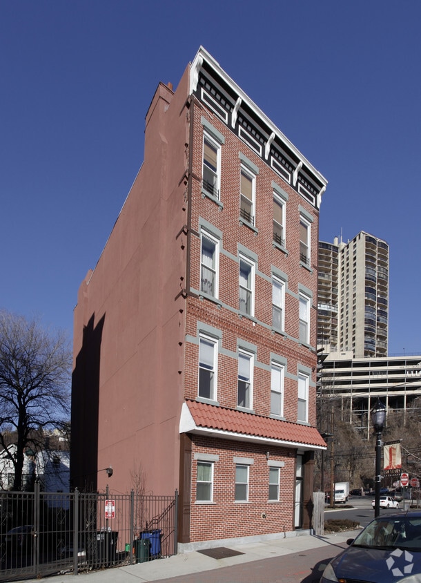 Building Photo - 1824-1826 Willow Ave