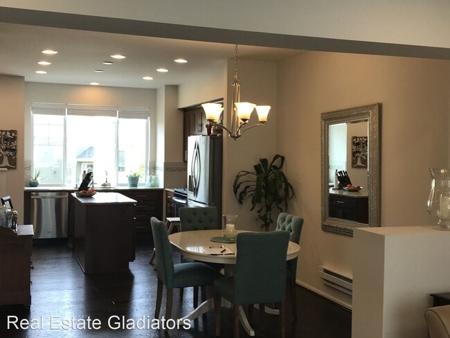 Building Photo - 2 br, 2.5 bath House - 4418 135th PL SE #5