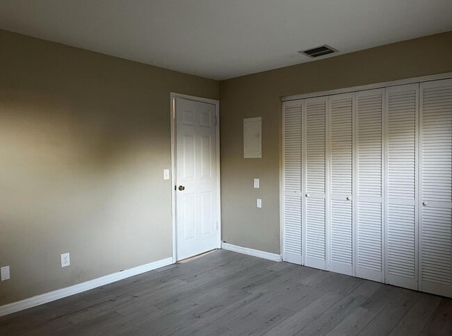 Building Photo - 2050 Oleander Blvd