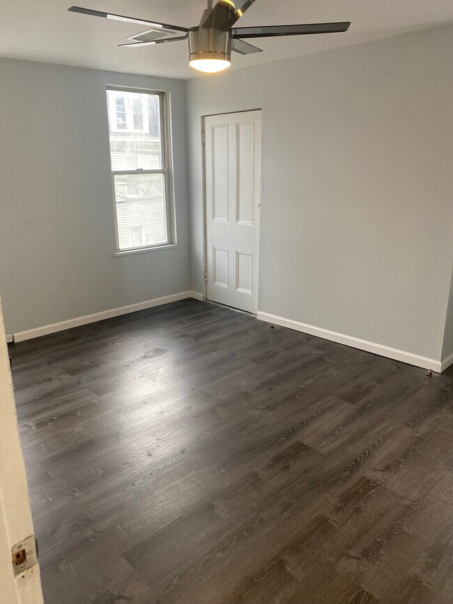 Foto del edificio - 4609 Friendship Ave