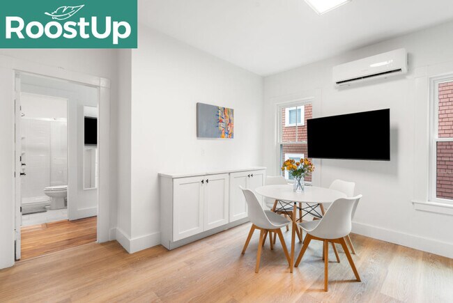 Building Photo - Furnished Bedroom with Private Ensuite Bat...