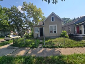 Building Photo - 401 Western Ave
