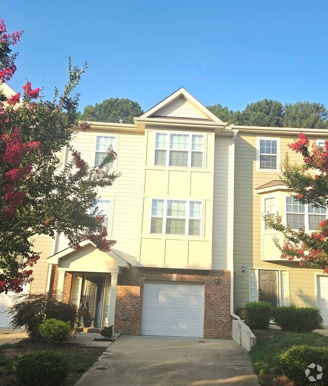 Building Photo - 1207 Heritage Links Dr