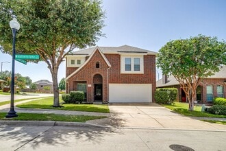 Building Photo - 3801 Weatherstone Dr