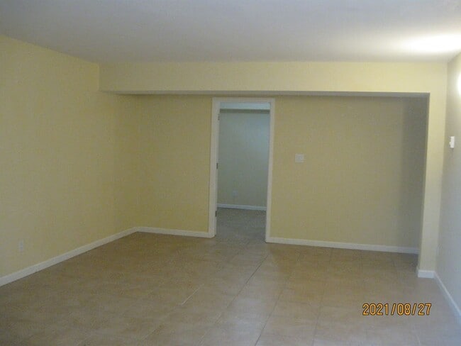 Building Photo - 1551 Building