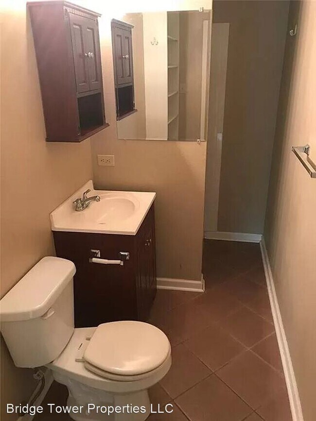 Building Photo - 3 br, 2 bath House - 1102 E Rosedale Street