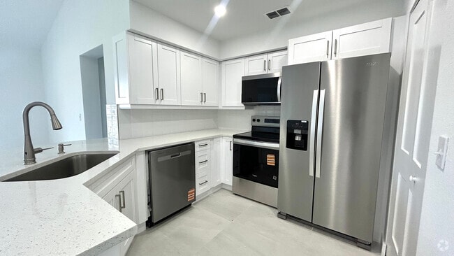 Building Photo - 8275 Ibis Club Dr