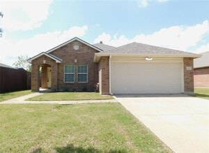 Building Photo - 2905 Lipizzan Dr