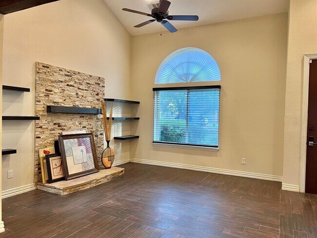 Foto del edificio - 5118 Prairie Creek Dr