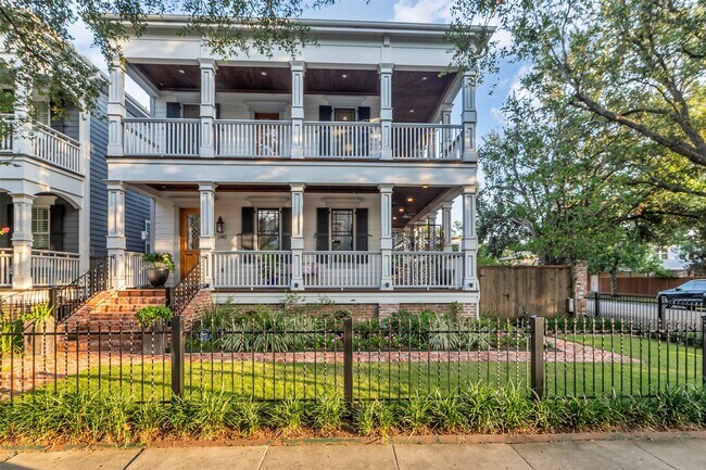 Foto del edificio - 340 W 17th St