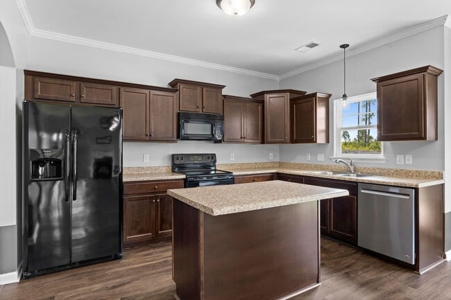 Building Photo - 902 Purvis Ct
