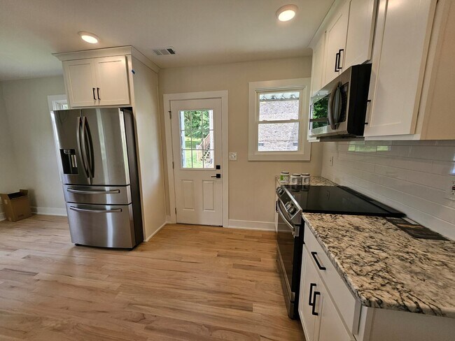 Photo - 2818 Vaulx Ln House