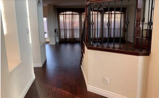 Foto del edificio - 8052 Peacock Ln