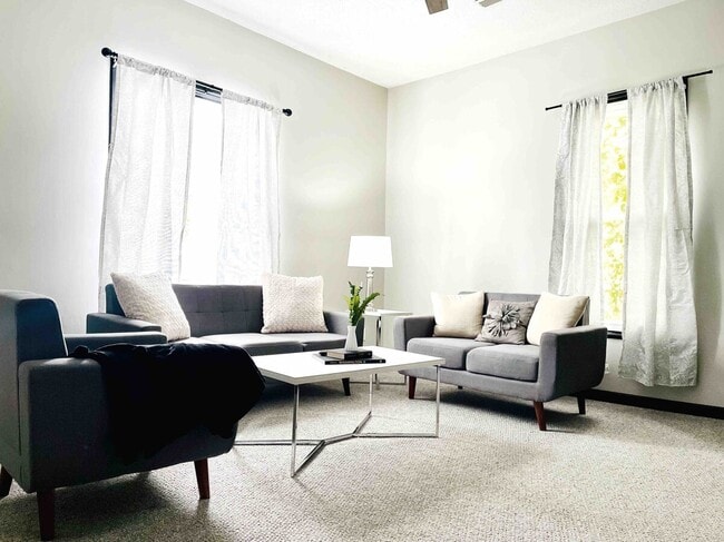 Building Photo - 82 Adams Ave