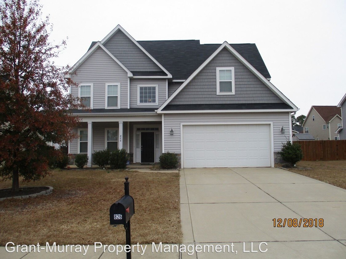 Primary Photo - 4 br, 3.5 bath House - 826 Harry Truman Rd.