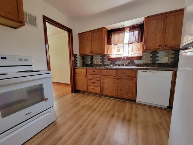 Foto del edificio - 719 Parkside Blvd