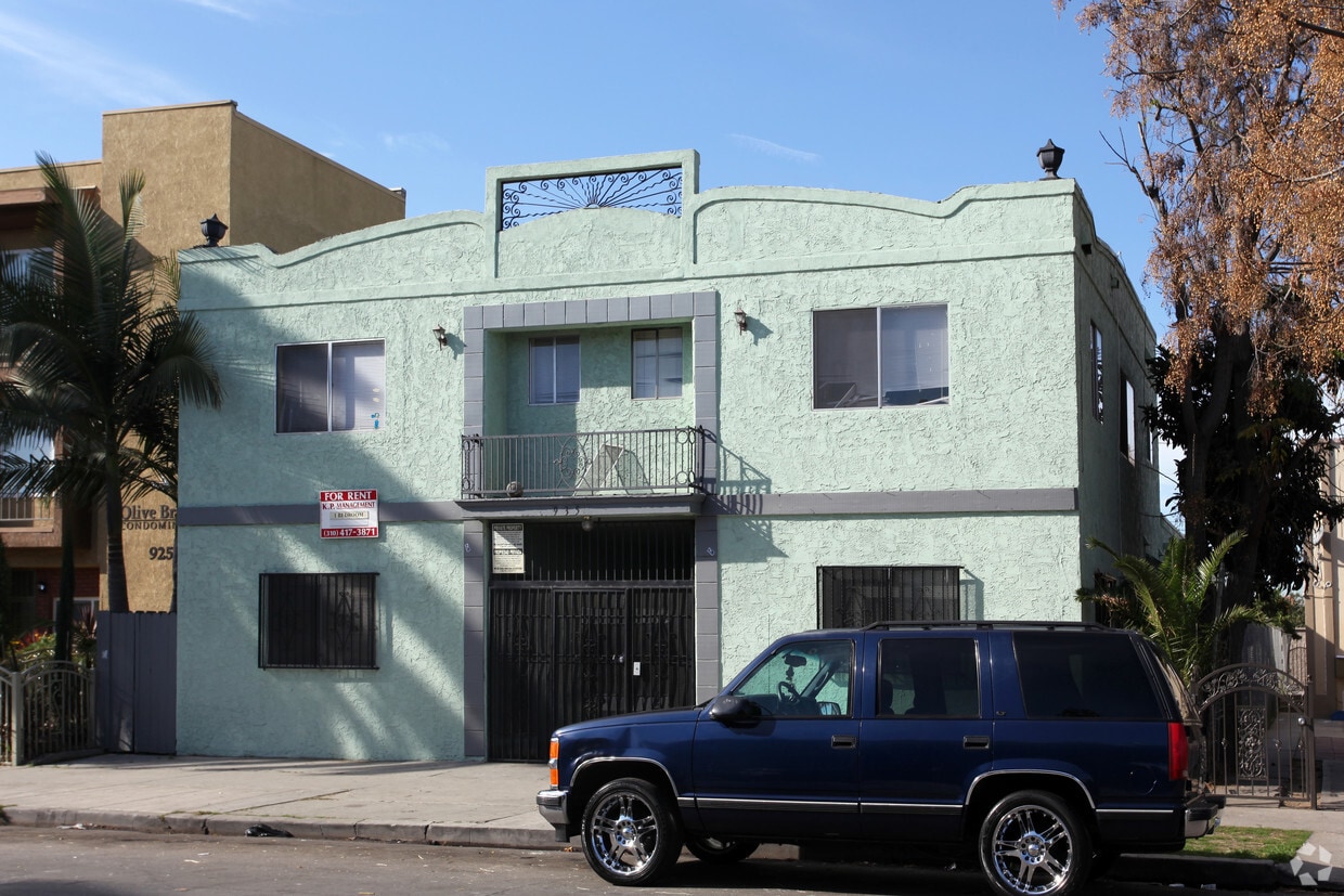 Building Photo - 935 Olive Ave