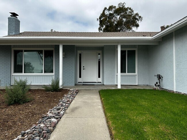Foto del edificio - Fully Remodeled Single-Level Encinitas Gem...