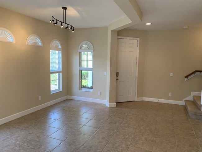 Building Photo - 9001 Della Scala Cir