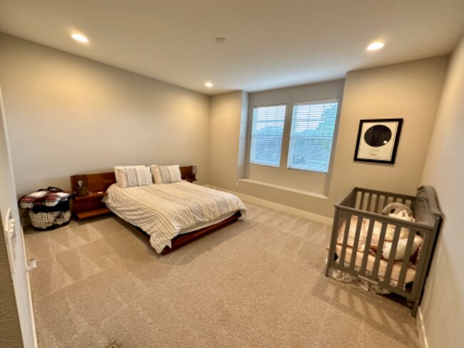 Building Photo - 15711 E Bolling Dr