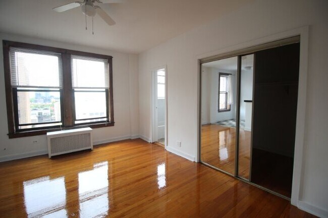 Foto del edificio - 941 W Carmen Ave