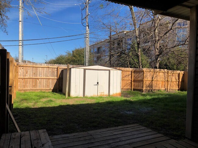 Foto del edificio - Spacious 2 bedroom home in College Station