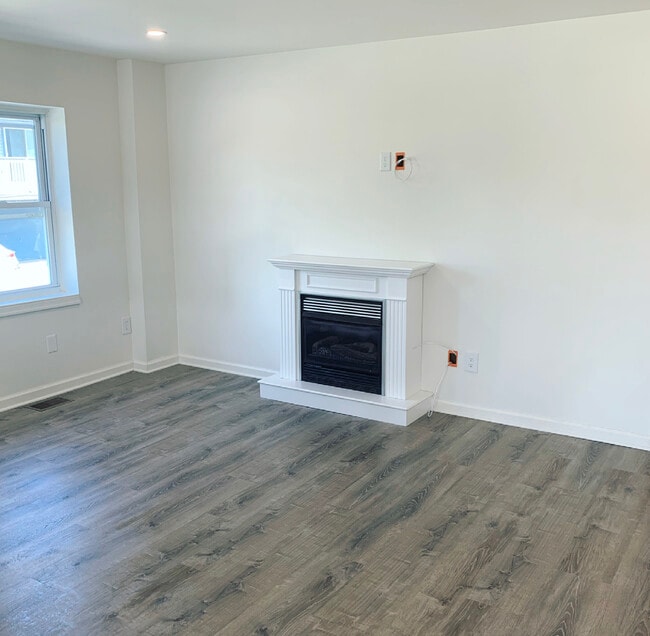 Building Photo - 606 Beach Ave