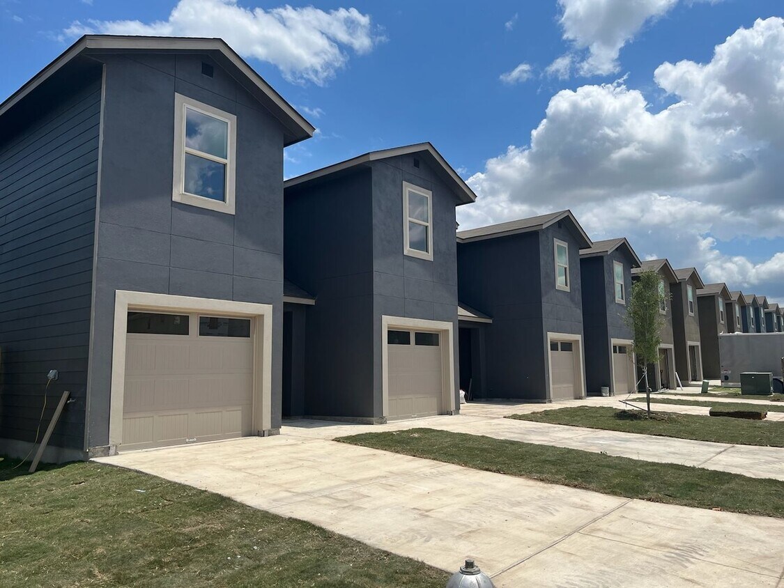 Primary Photo - 6311 Luglio Lane #101, San Antonio, TX 782...