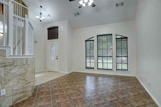 Foto del edificio - 617 Turtledove Ln