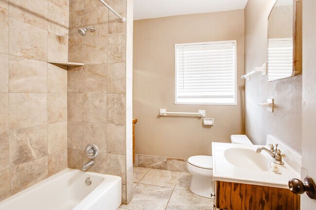 Foto del edificio - Pre Leasing for fall 2026! 3/2 in Tech Terrace!