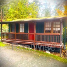 Building Photo - 4550 Rogue River Hwy
